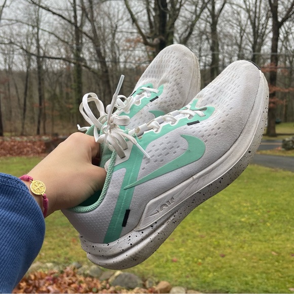 Nike Winflo 10 Running Shoes - Picture 1 of 4